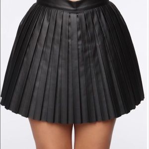 Pleated mini skirt